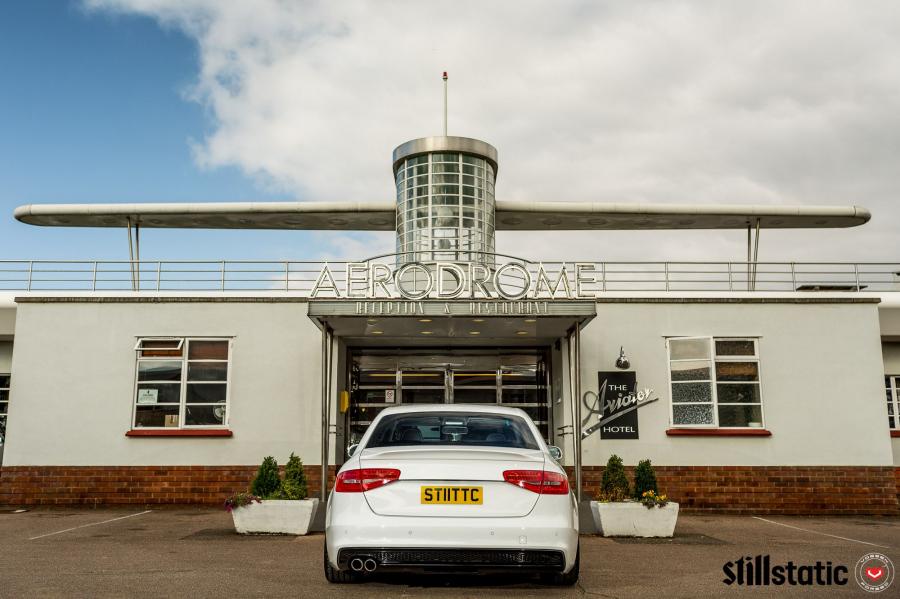  Audi A4 Sedan on Vossen Wheels (LC-105T) 2016 года  (фото 19 из 45)